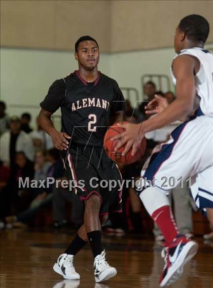 Thumbnail 2 in Modesto Christian vs. Alemany photogallery.