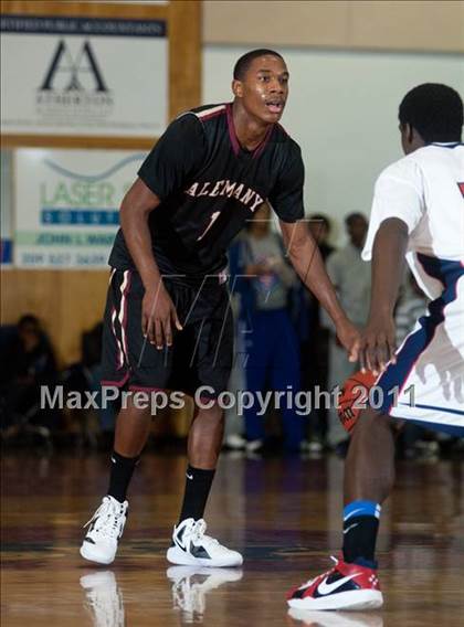 Thumbnail 1 in Modesto Christian vs. Alemany photogallery.