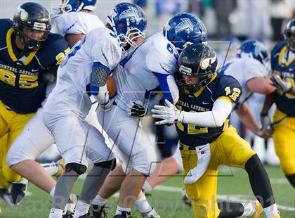 Thumbnail 1 in Lower Dauphin vs. Central Catholic (PIAA Class AAAA Semifinal) photogallery.