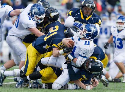 Thumbnail 2 in Lower Dauphin vs. Central Catholic (PIAA Class AAAA Semifinal) photogallery.