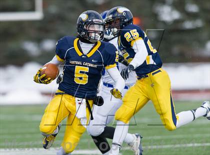 Thumbnail 1 in Lower Dauphin vs. Central Catholic (PIAA Class AAAA Semifinal) photogallery.