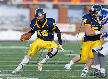 Thumbnail 1 in Lower Dauphin vs. Central Catholic (PIAA Class AAAA Semifinal) photogallery.