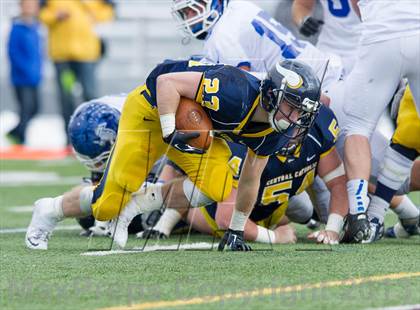 Thumbnail 2 in Lower Dauphin vs. Central Catholic (PIAA Class AAAA Semifinal) photogallery.