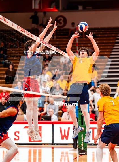 Thumbnail 1 in Thomas Worthington vs. Archbishop Moeller (OHSAA DI State Semifinals) photogallery.