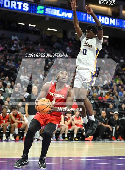 Thumbnail 1 in Centennial @ Oakland Tech (CIF State D2 Finals) photogallery.