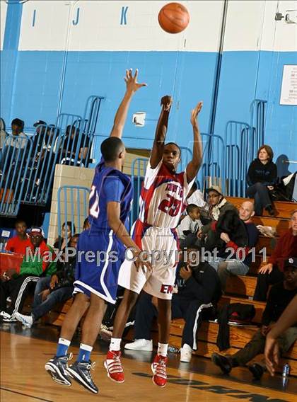 Thumbnail 3 in Bayside  vs Transit Tech (Queens Jam Christmas Classic) photogallery.