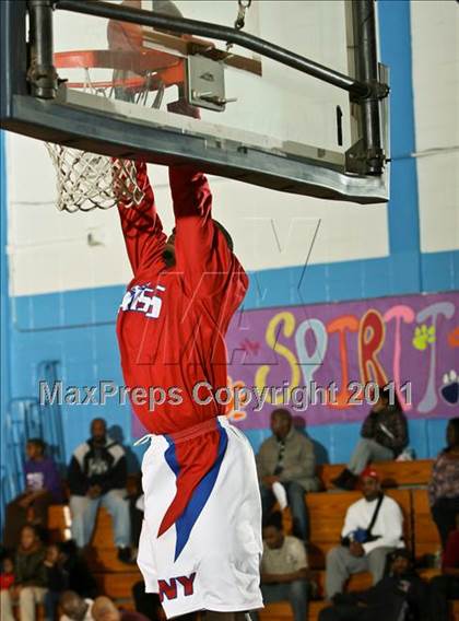 Thumbnail 3 in Bayside  vs Transit Tech (Queens Jam Christmas Classic) photogallery.