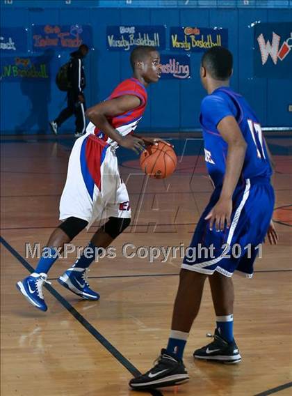 Thumbnail 2 in Bayside  vs Transit Tech (Queens Jam Christmas Classic) photogallery.