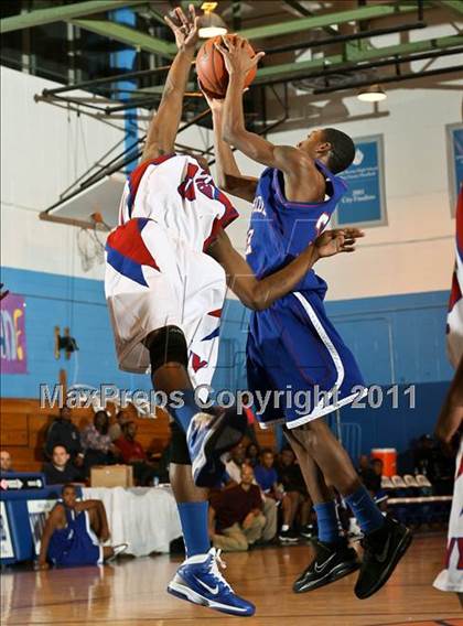 Thumbnail 2 in Bayside  vs Transit Tech (Queens Jam Christmas Classic) photogallery.