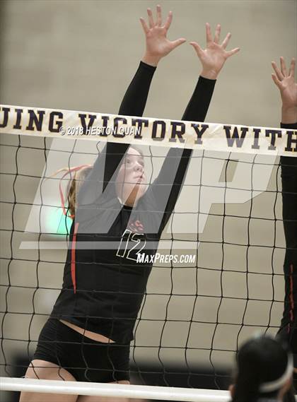 Thumbnail 2 in Los Altos vs Village Christian (CIF State D2 Final) photogallery.