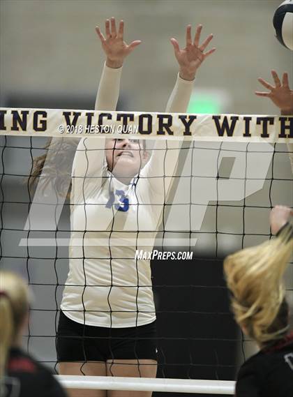 Thumbnail 1 in Los Altos vs Village Christian (CIF State D2 Final) photogallery.
