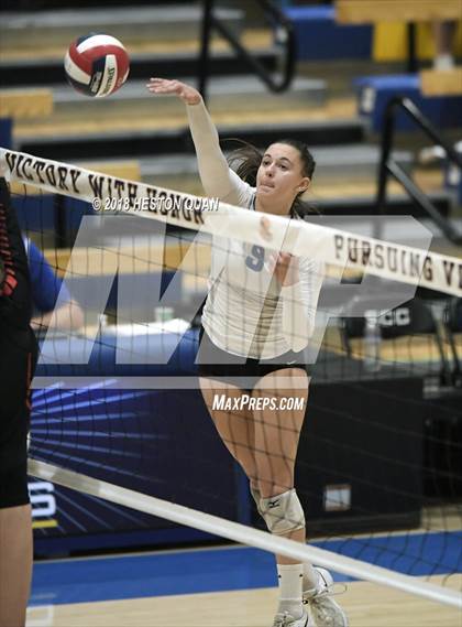 Thumbnail 3 in Los Altos vs Village Christian (CIF State D2 Final) photogallery.