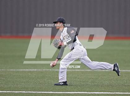Thumbnail 1 in Sanger vs. Crandall (UIL 4A Region II Area Playoff) photogallery.