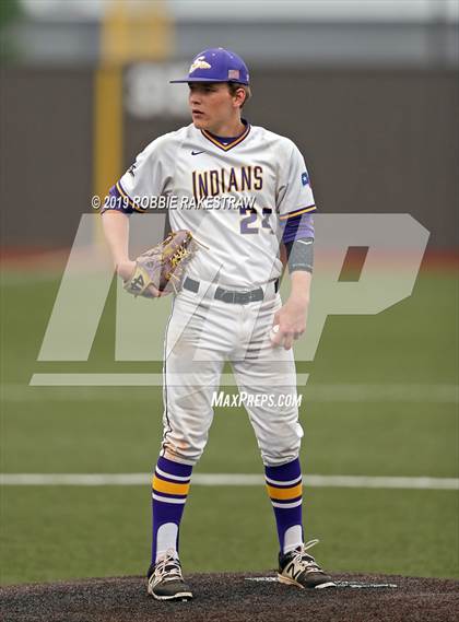 Thumbnail 1 in Sanger vs. Crandall (UIL 4A Region II Area Playoff) photogallery.