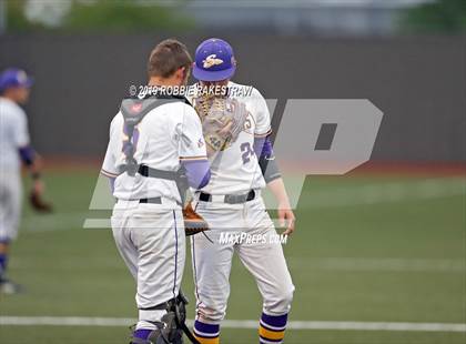 Thumbnail 2 in Sanger vs. Crandall (UIL 4A Region II Area Playoff) photogallery.