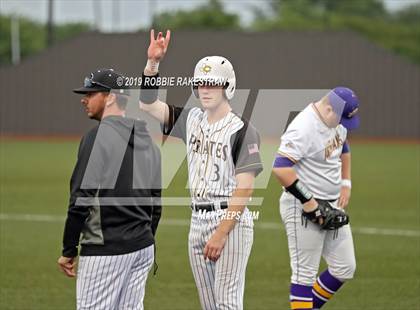 Thumbnail 1 in Sanger vs. Crandall (UIL 4A Region II Area Playoff) photogallery.
