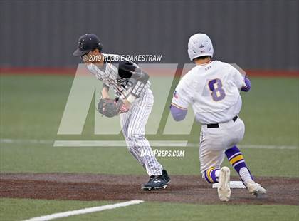 Thumbnail 2 in Sanger vs. Crandall (UIL 4A Region II Area Playoff) photogallery.
