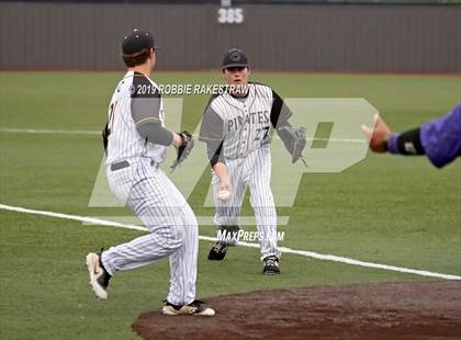 Thumbnail 2 in Sanger vs. Crandall (UIL 4A Region II Area Playoff) photogallery.