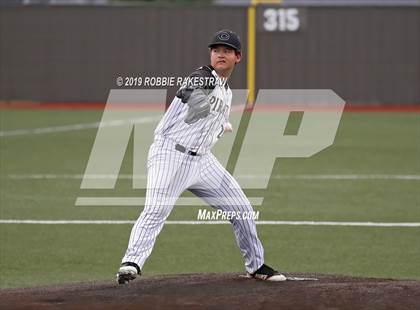 Thumbnail 1 in Sanger vs. Crandall (UIL 4A Region II Area Playoff) photogallery.