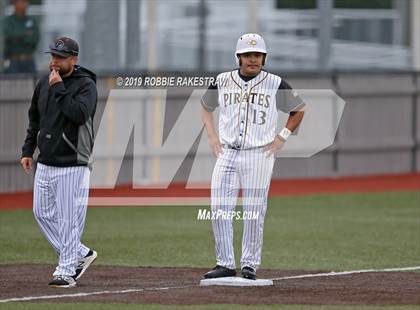 Thumbnail 1 in Sanger vs. Crandall (UIL 4A Region II Area Playoff) photogallery.
