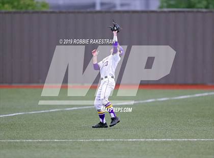 Thumbnail 2 in Sanger vs. Crandall (UIL 4A Region II Area Playoff) photogallery.