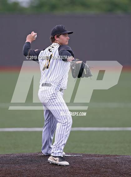 Thumbnail 1 in Sanger vs. Crandall (UIL 4A Region II Area Playoff) photogallery.