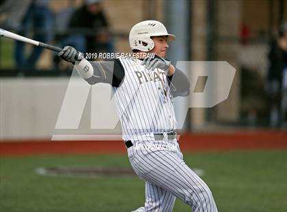 Thumbnail 2 in Sanger vs. Crandall (UIL 4A Region II Area Playoff) photogallery.