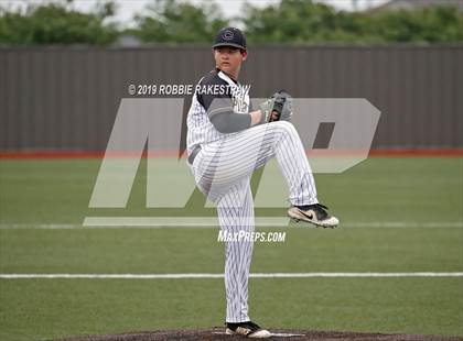 Thumbnail 2 in Sanger vs. Crandall (UIL 4A Region II Area Playoff) photogallery.