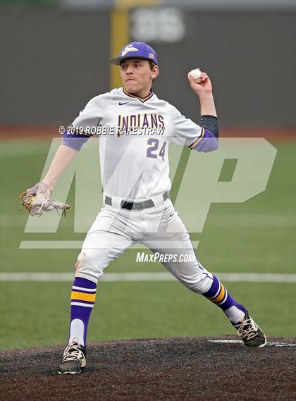 Thumbnail 1 in Sanger vs. Crandall (UIL 4A Region II Area Playoff) photogallery.