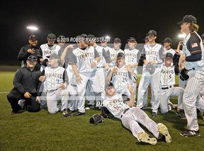 Thumbnail 2 in Sanger vs. Crandall (UIL 4A Region II Area Playoff) photogallery.