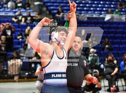Thumbnail 2 in UIL State Championships - 6A 195lb Final photogallery.