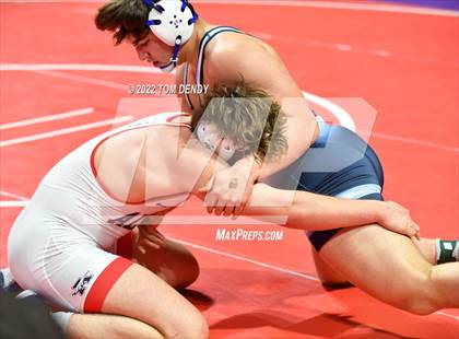 Thumbnail 2 in UIL State Championships - 6A 195lb Final photogallery.