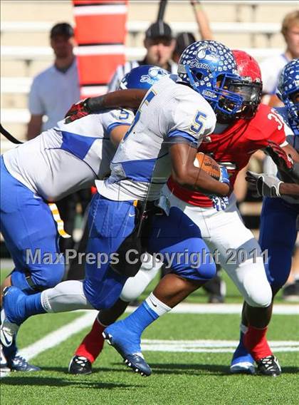 Thumbnail 2 in Copperas Cove vs. Horn (5A Division ll Region ll Bi-District ) photogallery.