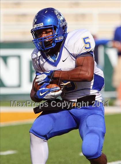 Thumbnail 1 in Copperas Cove vs. Horn (5A Division ll Region ll Bi-District ) photogallery.