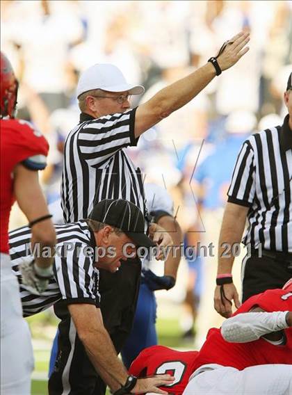 Thumbnail 1 in Copperas Cove vs. Horn (5A Division ll Region ll Bi-District ) photogallery.