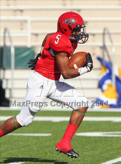 Thumbnail 2 in Copperas Cove vs. Horn (5A Division ll Region ll Bi-District ) photogallery.