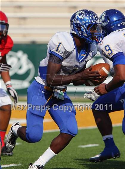 Thumbnail 2 in Copperas Cove vs. Horn (5A Division ll Region ll Bi-District ) photogallery.