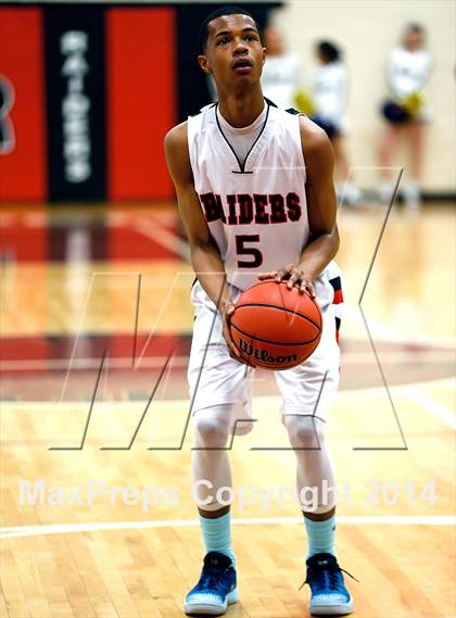 Thumbnail 1 in Chaparral vs. Rangeview (CHSAA 5A Sweet 16 Playoff) photogallery.