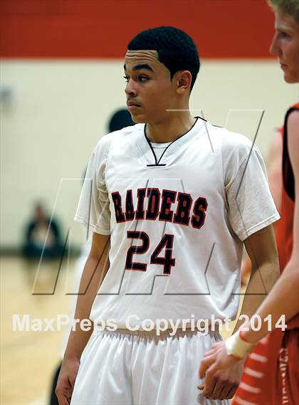 Thumbnail 2 in Chaparral vs. Rangeview (CHSAA 5A Sweet 16 Playoff) photogallery.