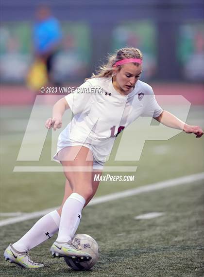 Thumbnail 1 in Davenport vs. Wimberley (UIL 4A Regional Quarterfinal Playoff) photogallery.