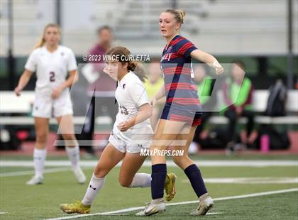 Thumbnail 3 in Davenport vs. Wimberley (UIL 4A Regional Quarterfinal Playoff) photogallery.