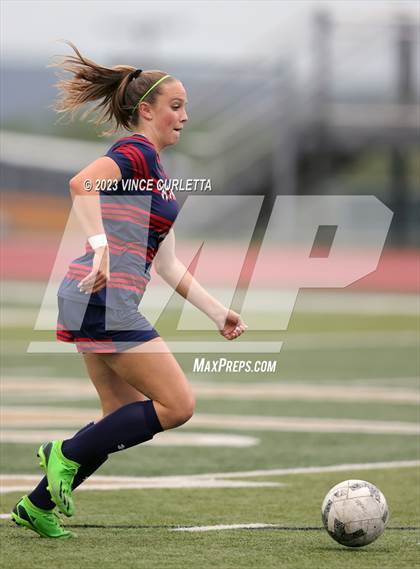 Thumbnail 2 in Davenport vs. Wimberley (UIL 4A Regional Quarterfinal Playoff) photogallery.