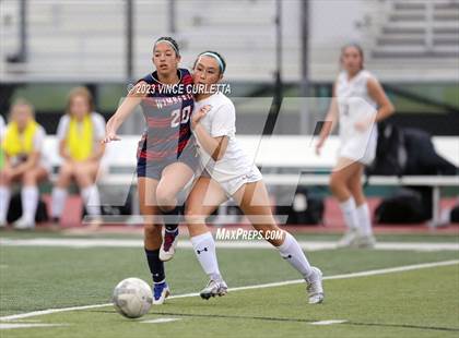 Thumbnail 2 in Davenport vs. Wimberley (UIL 4A Regional Quarterfinal Playoff) photogallery.