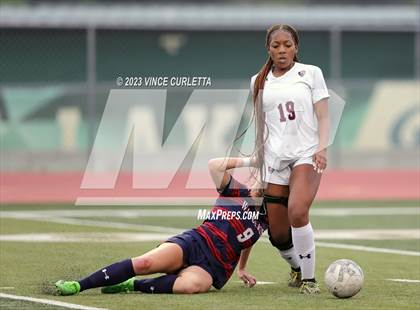Thumbnail 2 in Davenport vs. Wimberley (UIL 4A Regional Quarterfinal Playoff) photogallery.