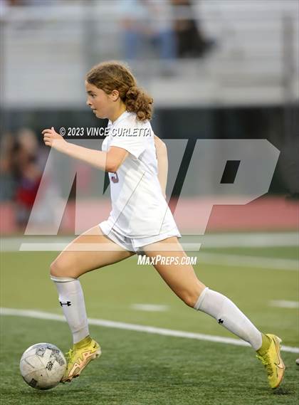 Thumbnail 1 in Davenport vs. Wimberley (UIL 4A Regional Quarterfinal Playoff) photogallery.