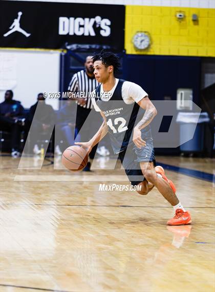 Thumbnail 3 in Holy Cross Vs Eagle Academy II (City Is Mine HS Classic Quarterfinals) photogallery.