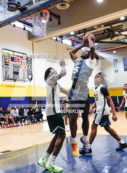 Thumbnail 2 in Holy Cross Vs Eagle Academy II (City Is Mine HS Classic Quarterfinals) photogallery.