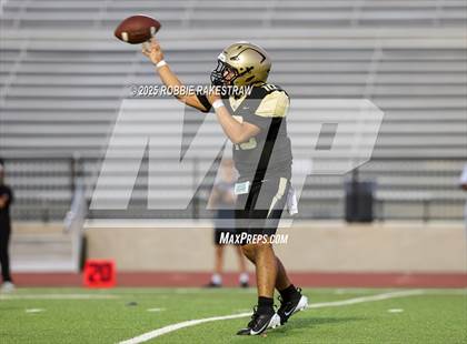 Thumbnail 1 in Crandall @ Irving photogallery.