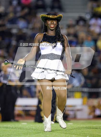 Thumbnail 1 in Crandall @ Irving photogallery.