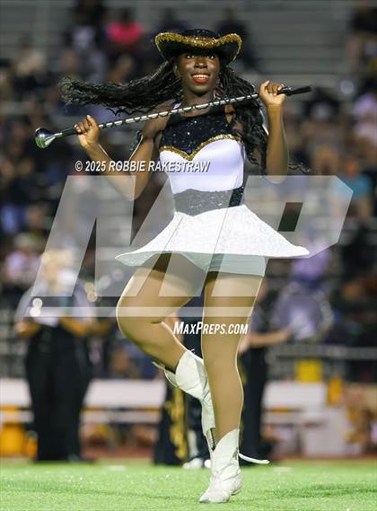 Thumbnail 3 in Crandall @ Irving photogallery.